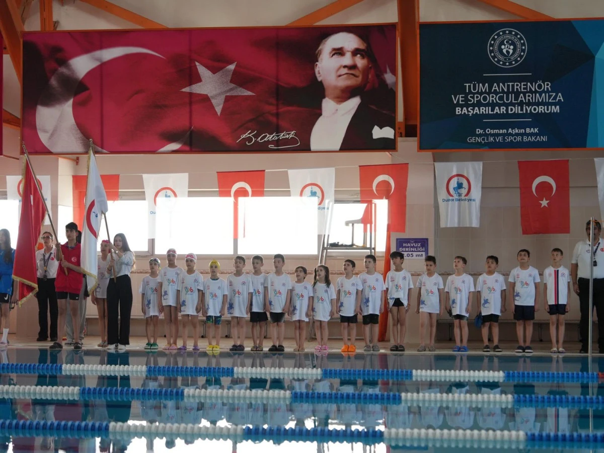 180 GEN&Ccedil; Y&Uuml;Z&Uuml;C&Uuml; YARIŞTI