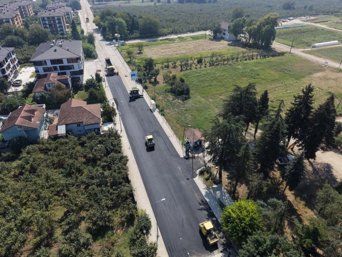 1800 METRELİK YOL YENİLENİYOR
