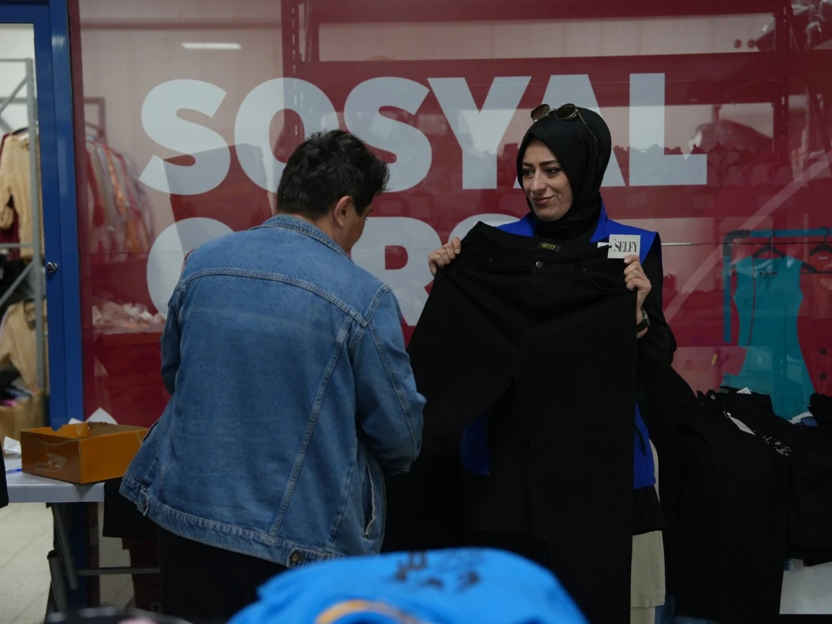 7 BİN PAR&Ccedil;A BAYRAMLIK DAĞITIMI BAŞLADI