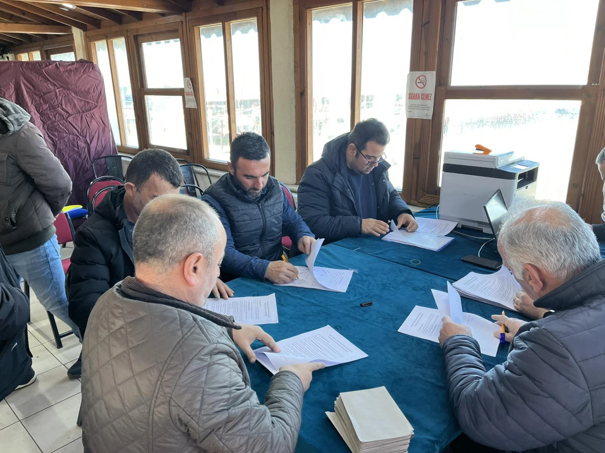 Ak&ccedil;akoca Balık&ccedil;ı Barınağı&rsquo;nda Başkan 25 Yıl Sonra  Değişti