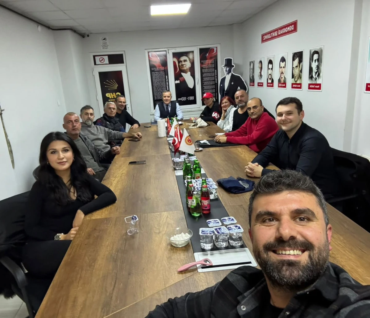 AKÇAKOCA CHP DE HAFTALIK YÖNETİM KURULU TOPLANTISI GERÇEKLEŞTİRDİ