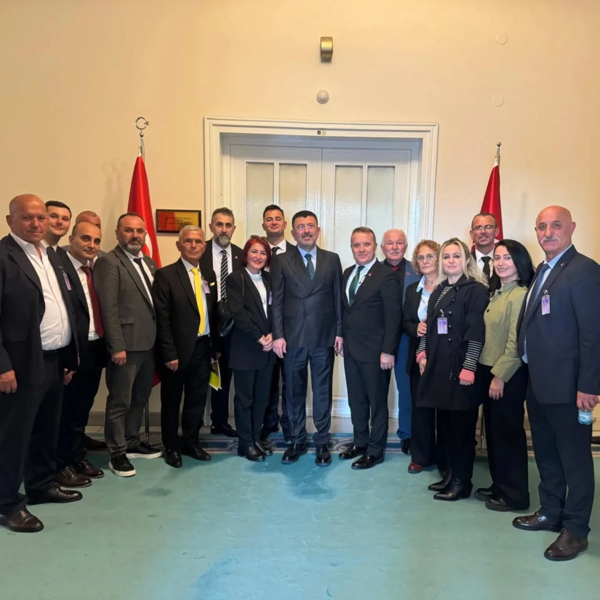 AKÇAKOCA CHP YE YENİ ARAÇ VERİLECEK