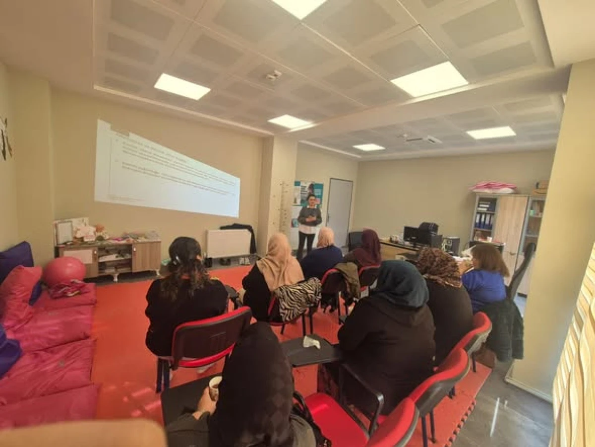 AK&Ccedil;AKOCA  da  SAĞLIKLI MENOPOZ OKULU EĞİTİMLERİ BAŞLADI