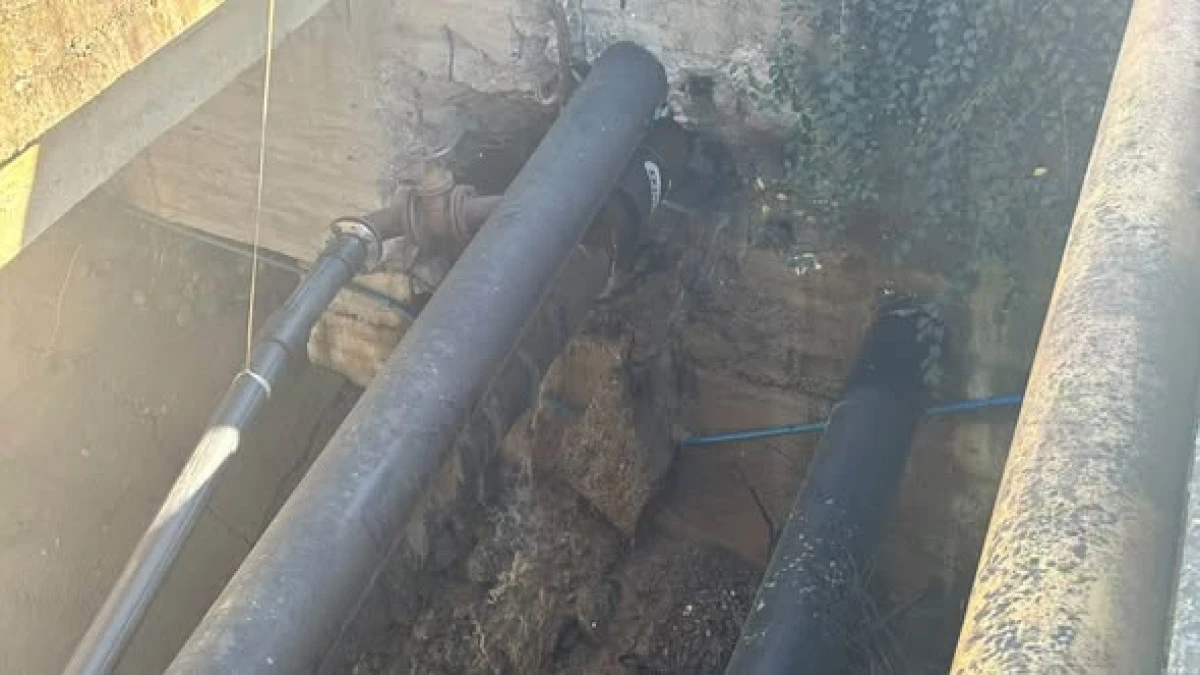 AK&Ccedil;AKOCA DA SU BORUSU PATLADI TRAFİK KAPANDI