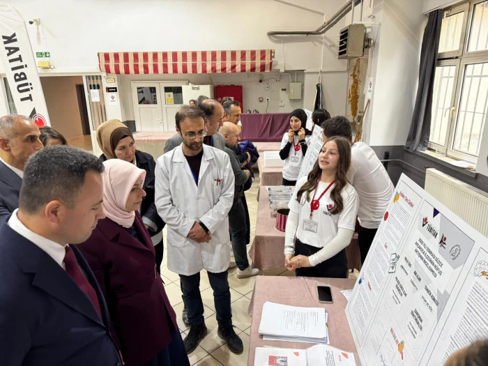 Ak&ccedil;akoca da T&Uuml;BİTAK 4006 Bilim Fuarı