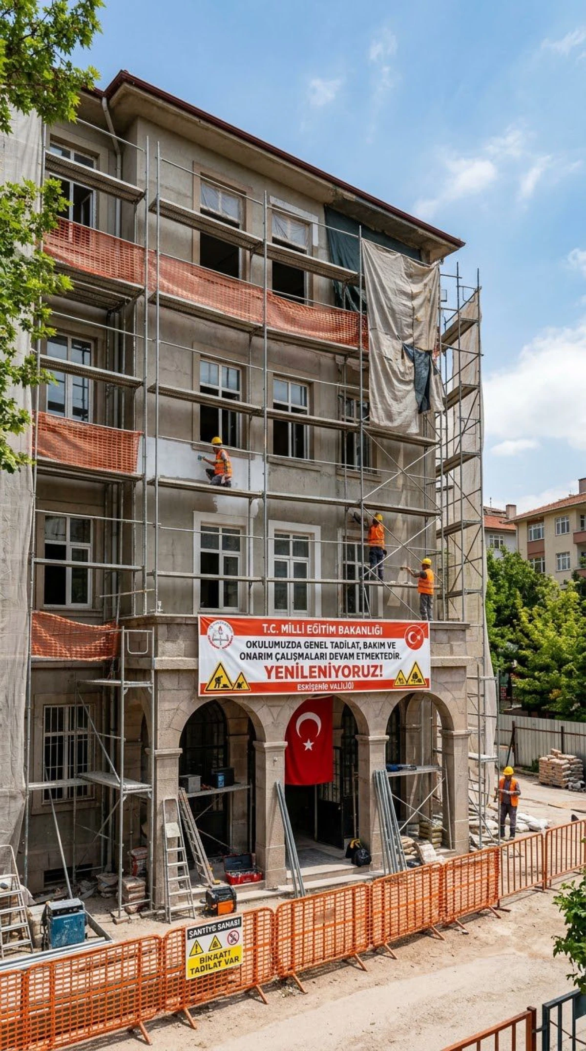 Ak&ccedil;akoca il&ccedil;esinden okullar tadilata alınıyor&hellip;