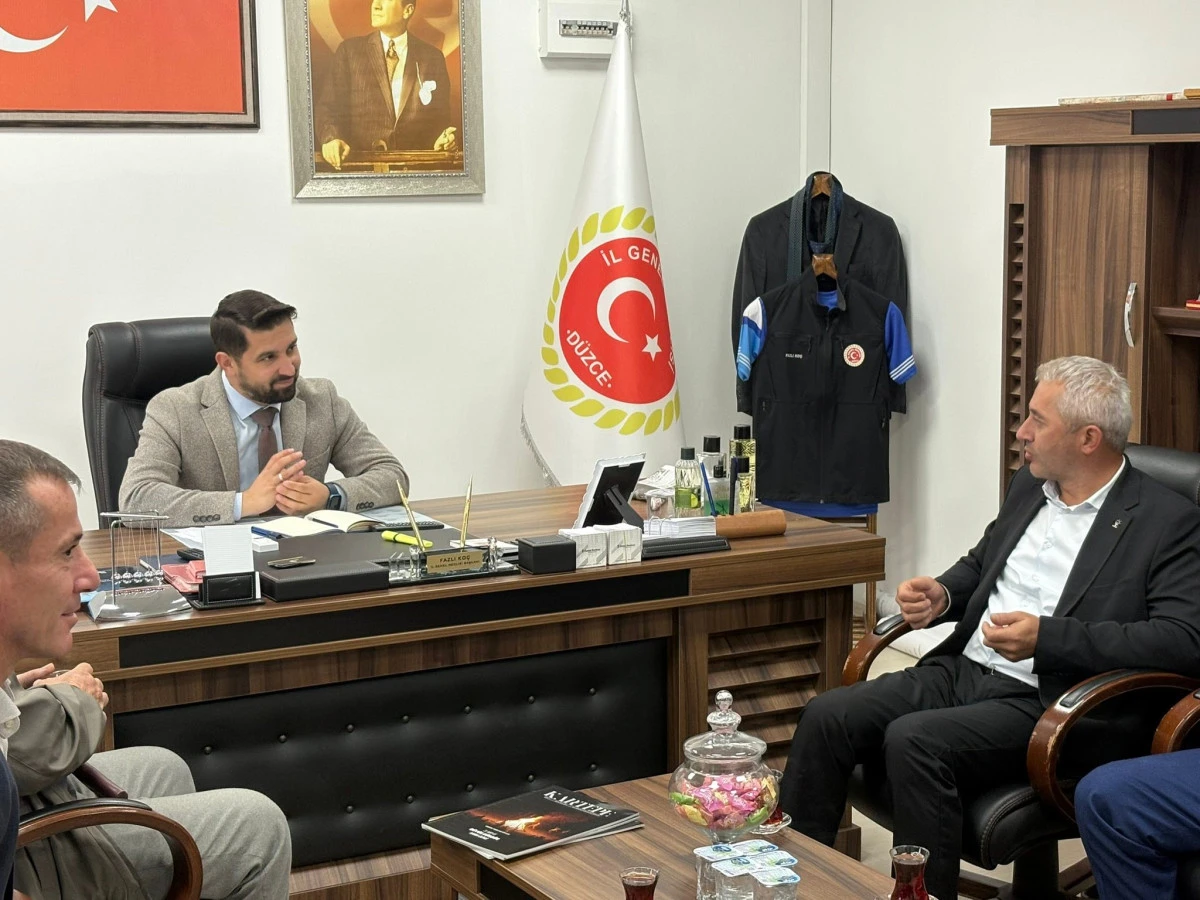 AKÇAKOCA MUHTARLARINDAN İGM BAŞKANLIK MAKAMINA ZİYARET