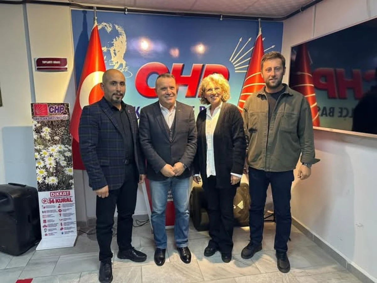 (Görüntülü) Akçakoca Zafer Partisi’nden CHP’ye Nezaket Ziyareti