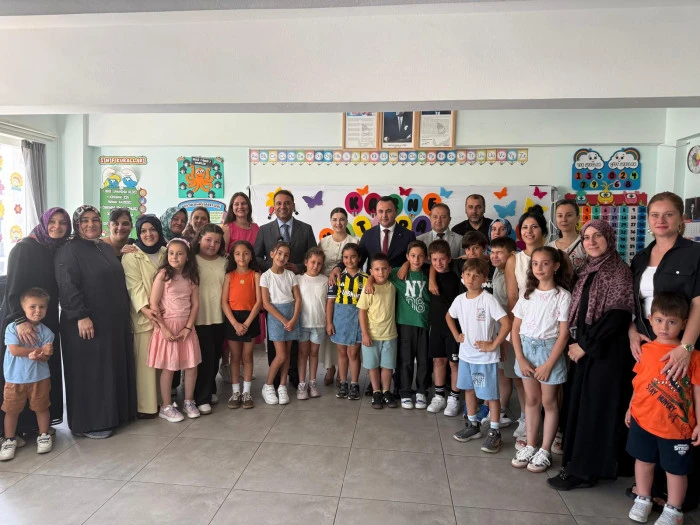 AK&Ccedil;AKOCA'DA 6 BİNİ AŞKIN &Ouml;ĞRENCİ KARNE HEYECANI YAŞADI