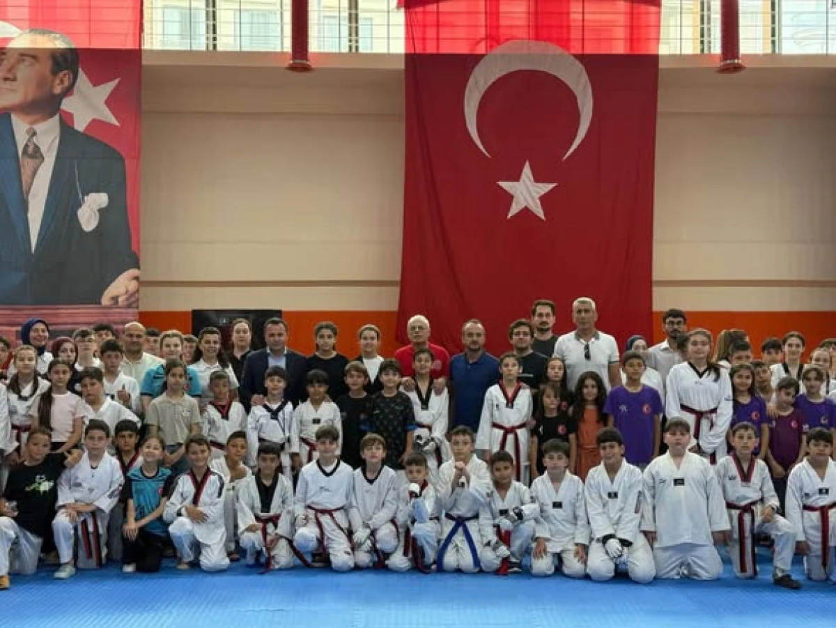 Ak&ccedil;akoca&rsquo;da Batı Karadeniz Taekwondo Şampiyonası Heyecanı Başladı