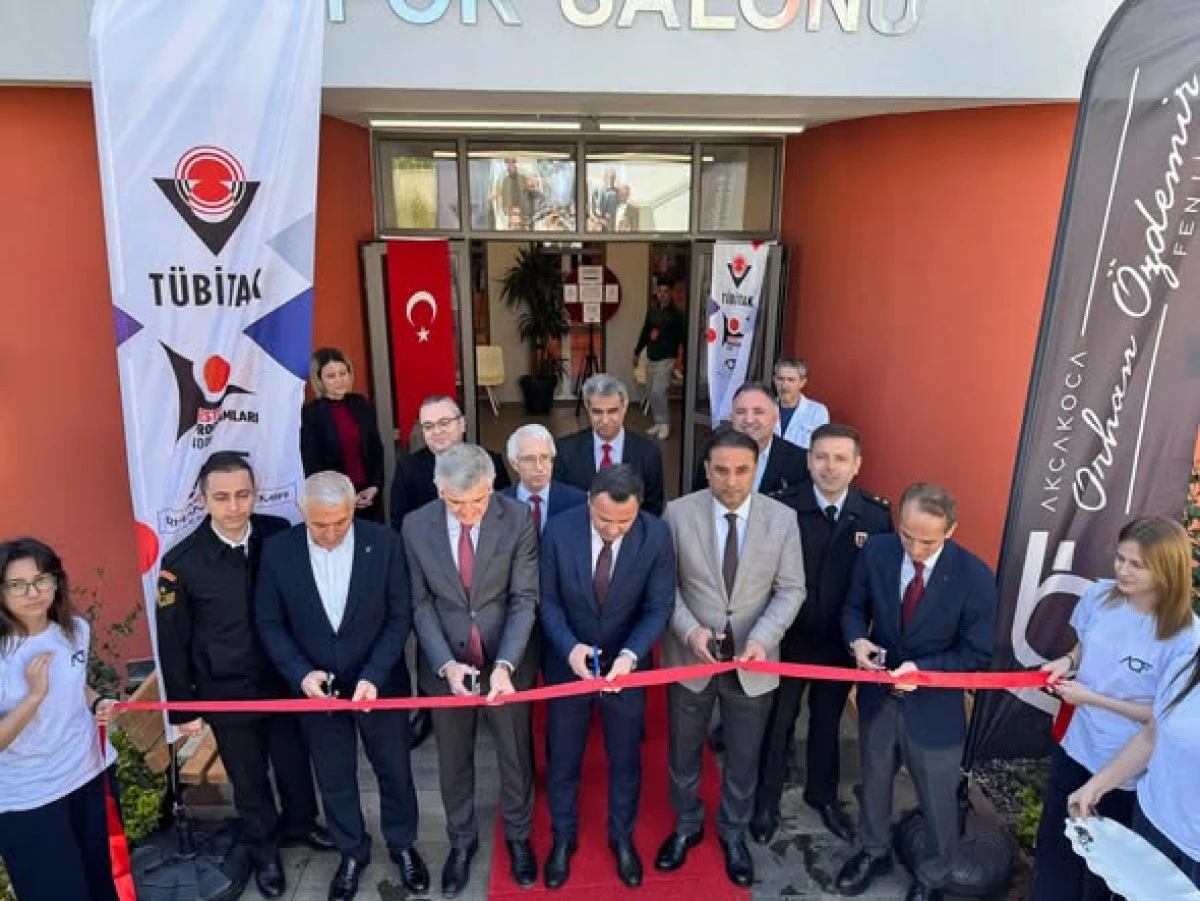 Ak&ccedil;akoca&rsquo;da Bilim ve Gelecek Buluştu: T&Uuml;BİTAK 4006 Bilim Fuarı Yoğun İlgi G&ouml;rd&uuml;