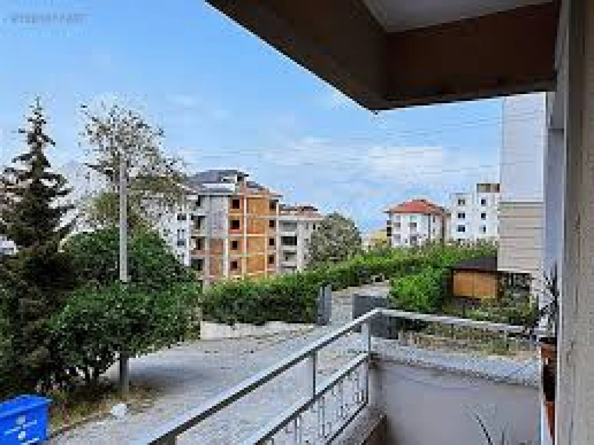 Akçakoca'da brüt 86 m² daire icradan satılıktır