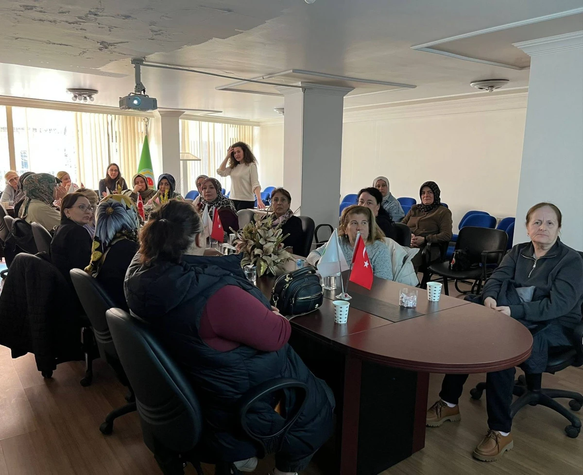 AK&Ccedil;AKOCA&rsquo;DA KADIN &Ccedil;İFT&Ccedil;İLERE &ldquo;SEBZE YETİŞTİRİCİLİĞİ&rdquo; EĞİTİMİ