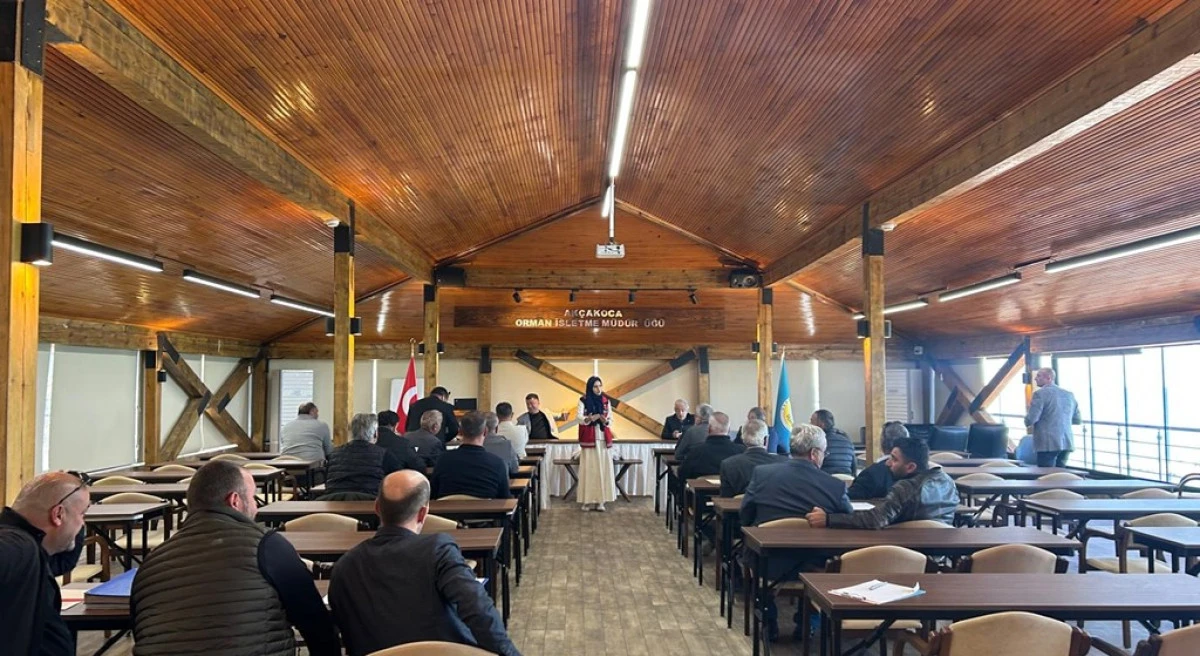 Ak&ccedil;akoca&rsquo;da Muhtarlara Y&ouml;nelik Aile Eğitimi Ger&ccedil;ekleştirildi.