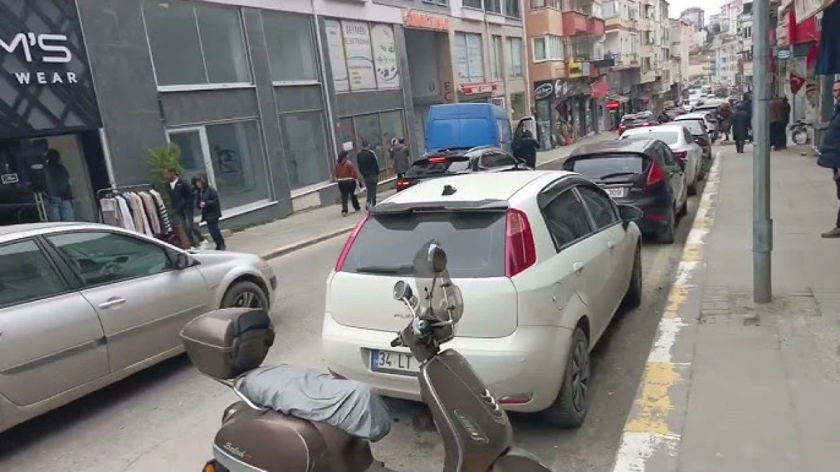 AK&Ccedil;AKOCA&rsquo;DA TRAFİK KEŞMEKEŞİ: O KAVŞAKTA SİNYALİZASYON ŞART!