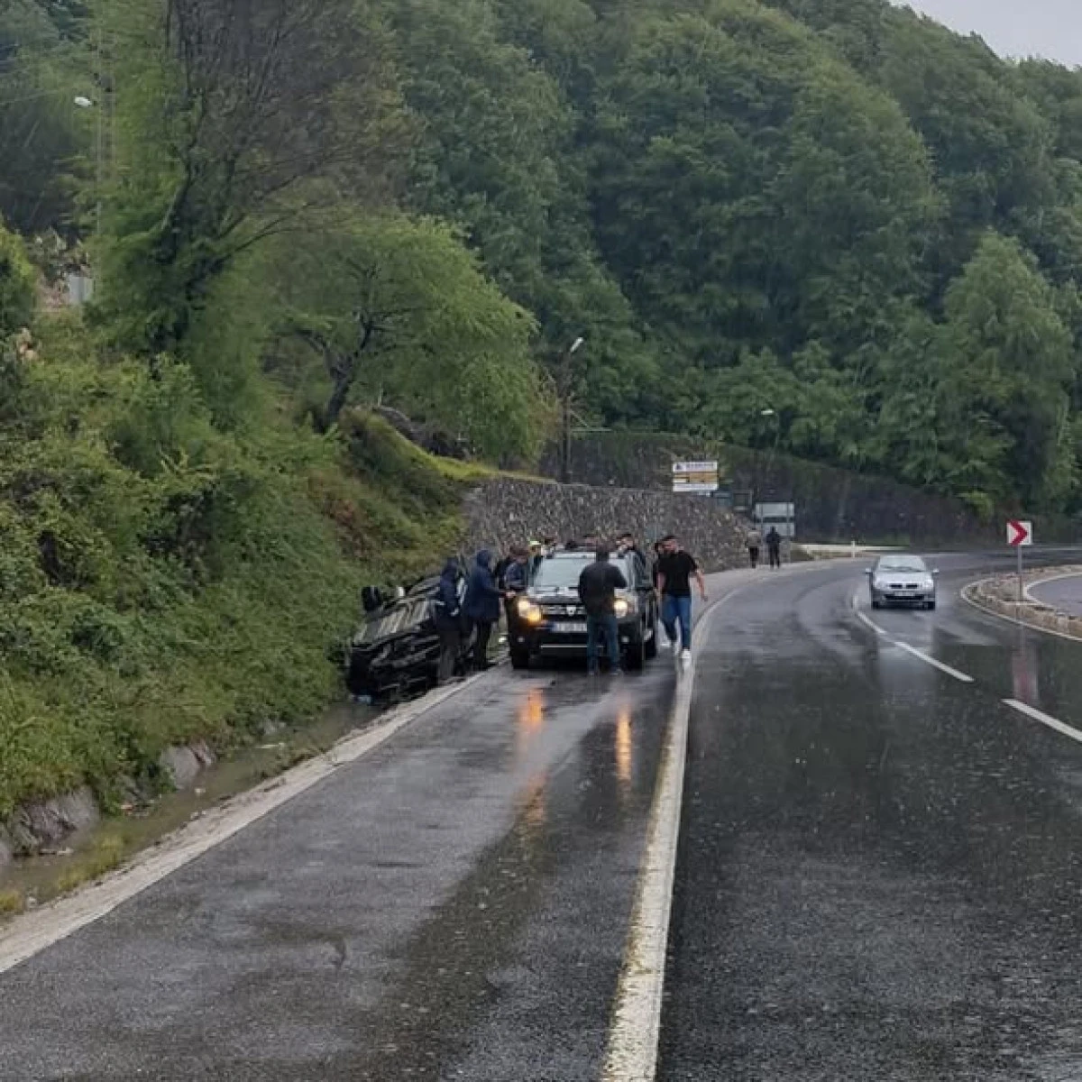 AK&Ccedil;AKOCA&rsquo;DA YAĞIŞ KAZAYI BERABERİNDE GETİRDİ: