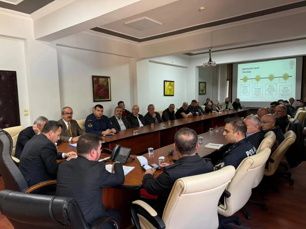 AK&Ccedil;AKOCA&rsquo;DA YAZ SEZONU &Ouml;NCESİ SAHİLLER MERCEK ALTINDA