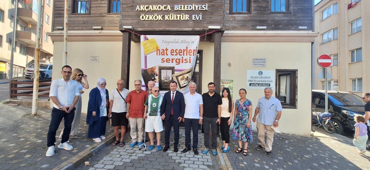 AK&Ccedil;AKOCALI YAZAR HAYRULLAH ALTAY&rsquo;DAN HAT ESERLERİ SERGİSİNE YOĞUN İLGİ