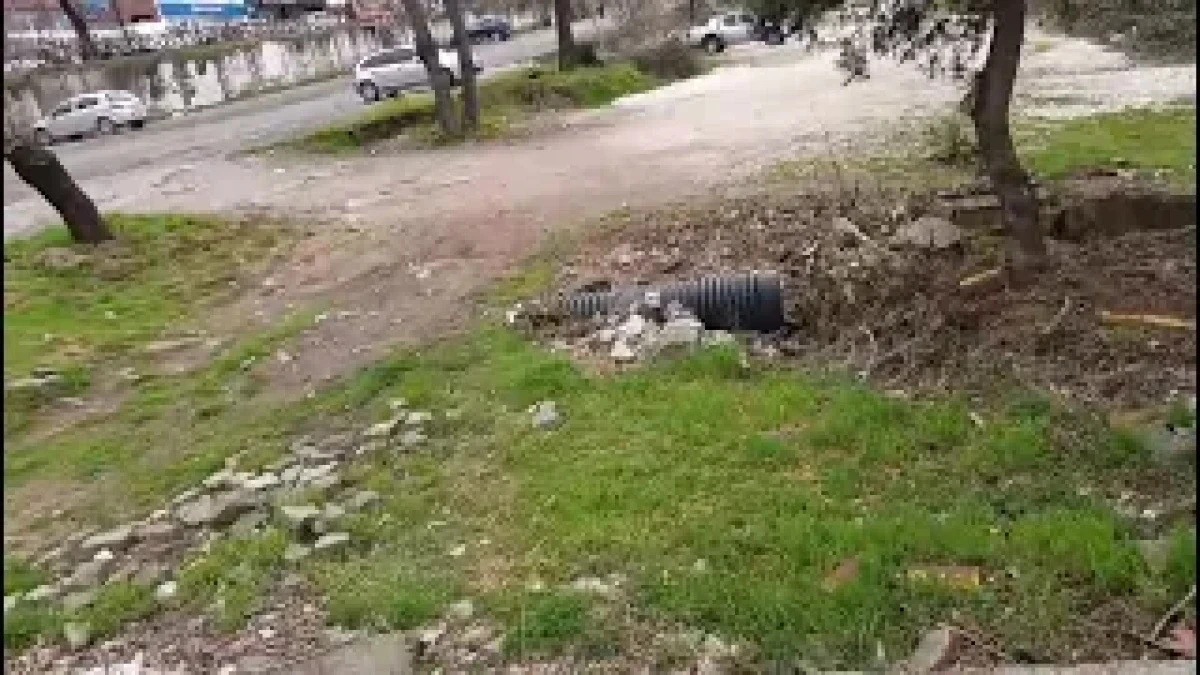 AK&Ccedil;AKOCA&rsquo;NIN G&Ouml;BEĞİNDE UTAN&Ccedil; TABLO: TUVALET YOK, MAĞDURİYET VAR!