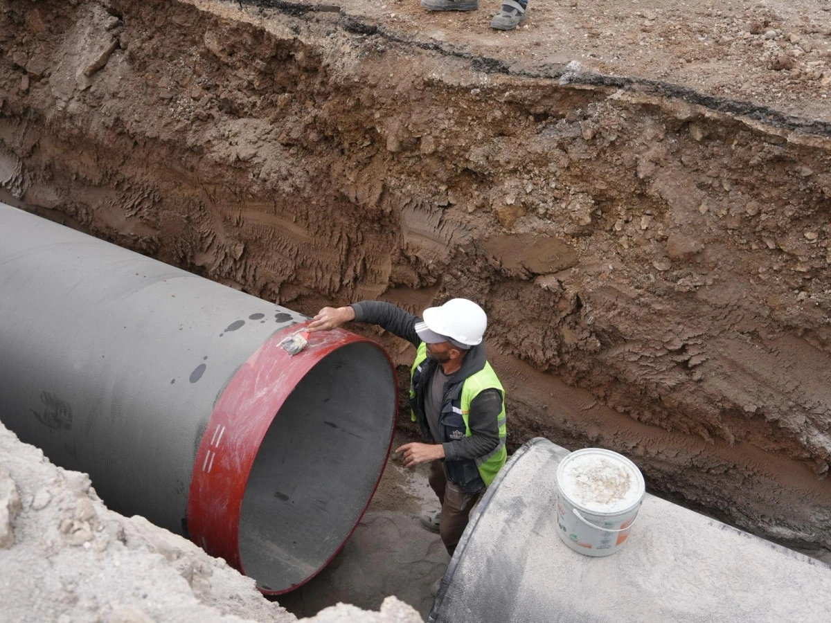 ANA İ&Ccedil;ME SUYU HATTI İMALATINDA HAFTA SONU MESAİSİ