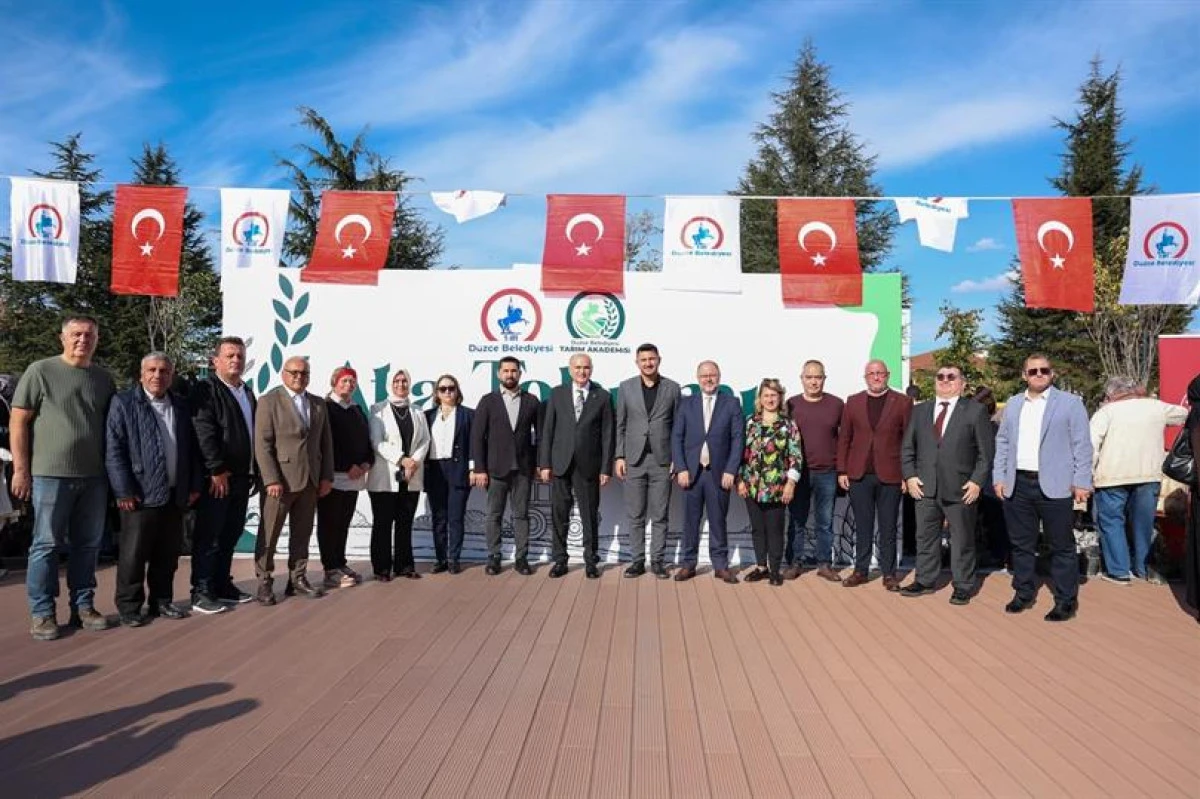 ATA TOHUMLARI D&Uuml;ZCE&rsquo;DE VATANDAŞLARLA BULUŞTU