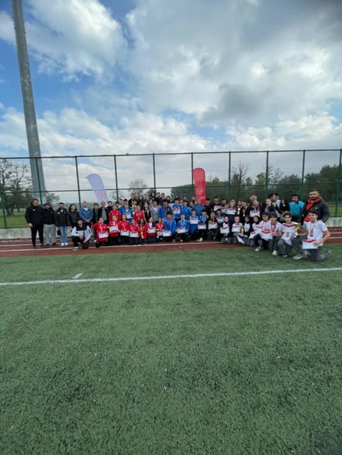 Atletizm Kros Yıldızlar ve Gen&ccedil;ler M&uuml;sabakaları G&ouml;lyaka&rsquo;da Yapıldı