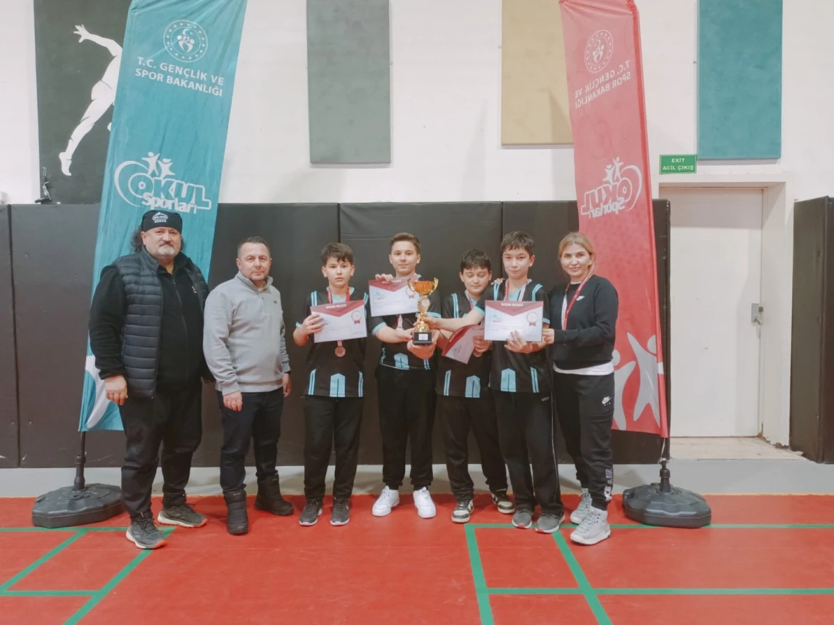 Badminton Yıldızlar İl Birinciliği M&uuml;sabakaları Tamamlandı