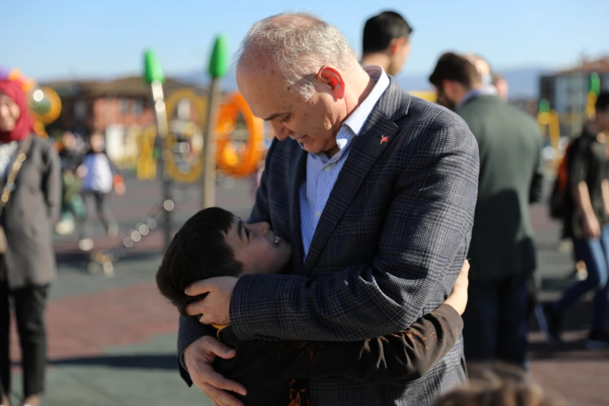 BAŞKAN &Ouml;ZL&Uuml;.&Ccedil;OCUKLARIMIZ MİLLETİMİZİN ORTAK EMANETİDİR