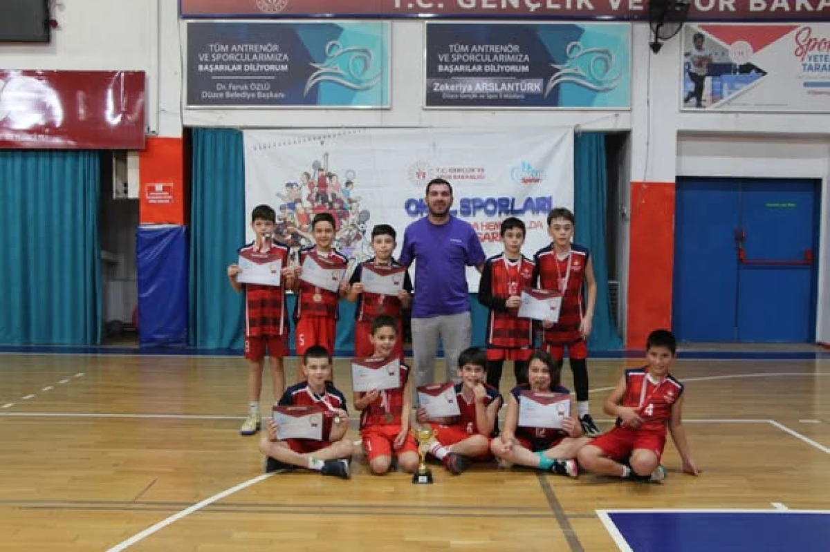 Basketbol M&uuml;sabakaları Sona Erdi