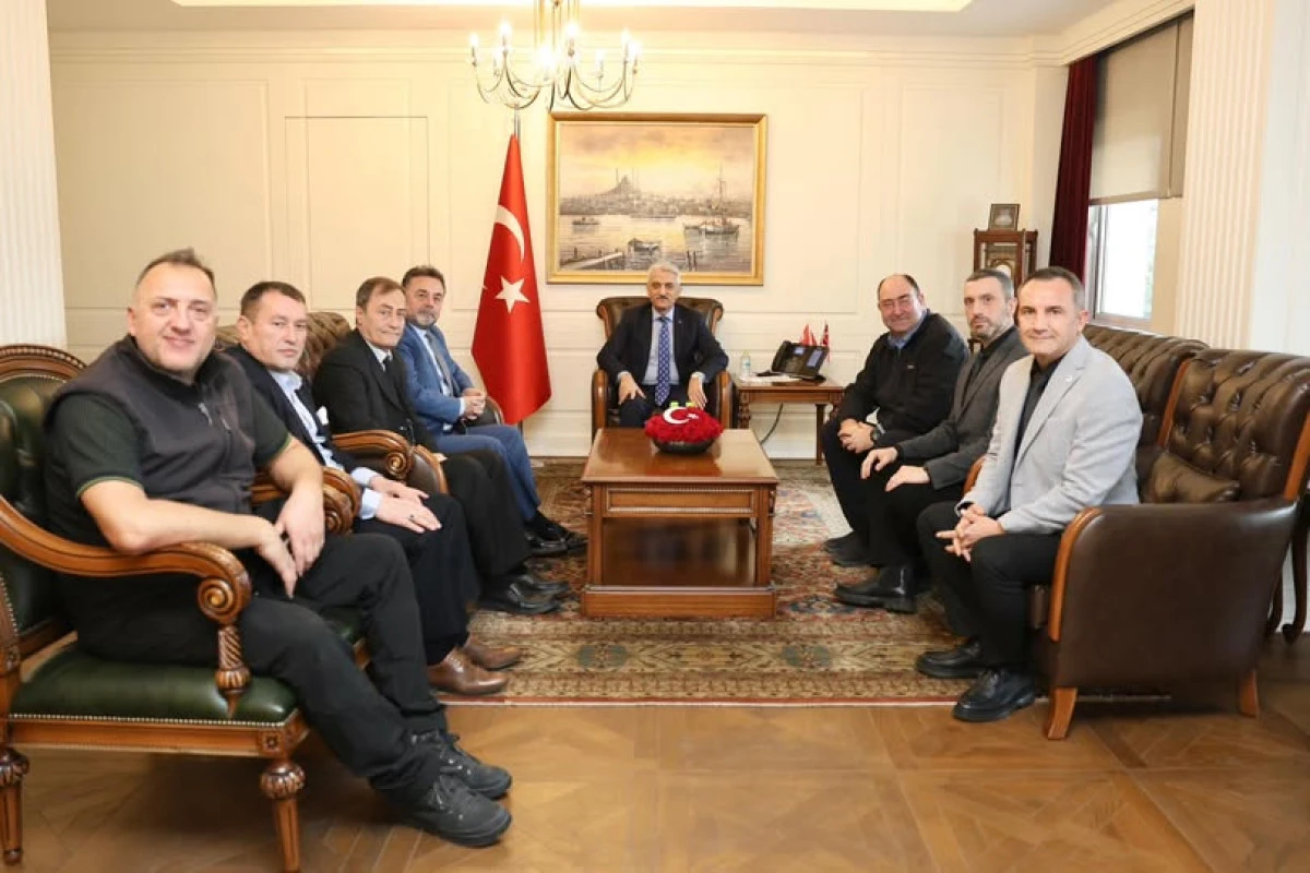 &Ccedil;ALIŞAN GAZETECİLER CEMİYETİ&rsquo;NDEN VALİ MAKAS&rsquo;A ZİYARET