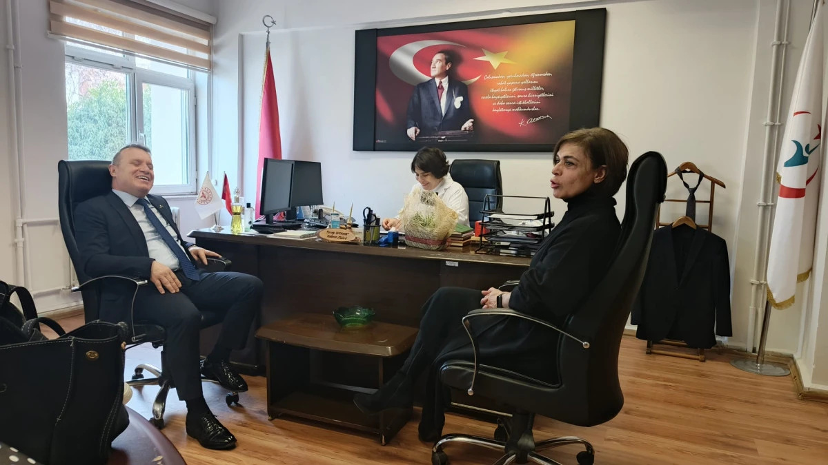 CHP Heyeti, 14 Mart Tıp Bayramı&rsquo;nda Sağlık &Ccedil;alışanlarını Ziyaret Etti
