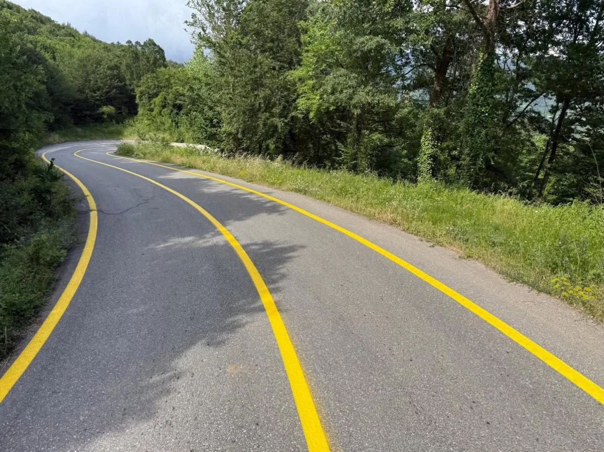 Cumayeri&rsquo;nde 6 Kilometrelik K&ouml;y Yolu Daha G&uuml;venli Hale Getirildi