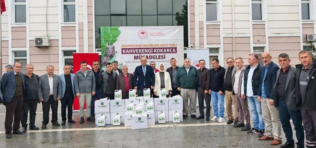 CUMAYERİ&rsquo;NDE KAHVERENGİ KOKARCAYA KARŞI MUHTARLARLA G&Uuml;&Ccedil; BİRLİĞİ