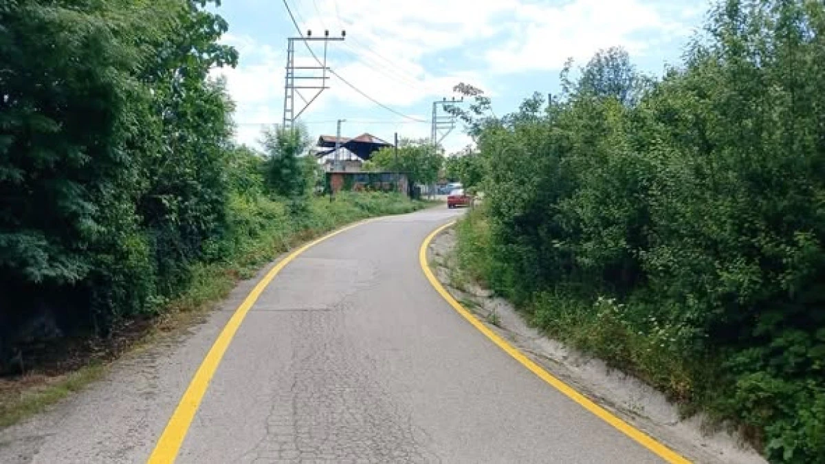 Cumayeri&rsquo;nde Yol G&uuml;venliğini Artıran &Ccedil;izgi &Ccedil;alışmaları Tamamlandı