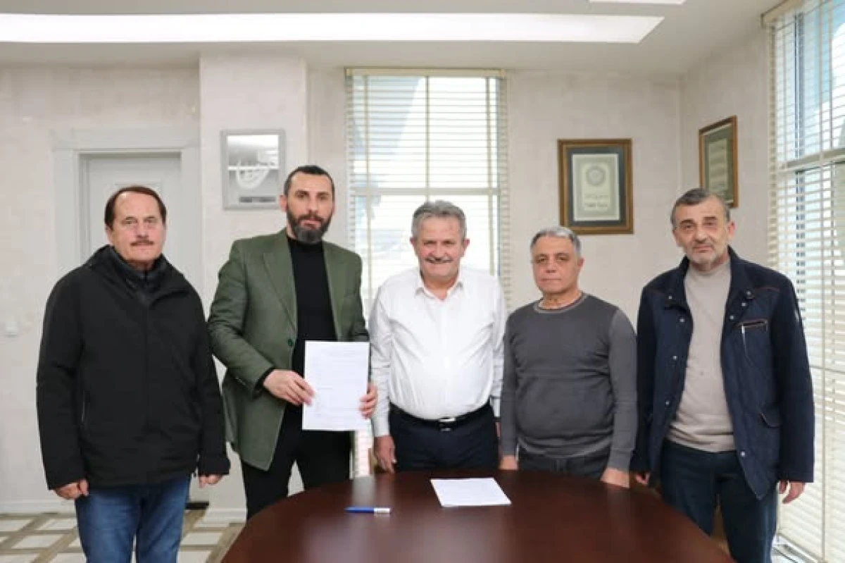 CUMAYERİ&rsquo;NE DEV PROJE: HİLALTEPE KIR D&Uuml;Ğ&Uuml;N SALONU İ&Ccedil;İN İMZALAR ATILDI