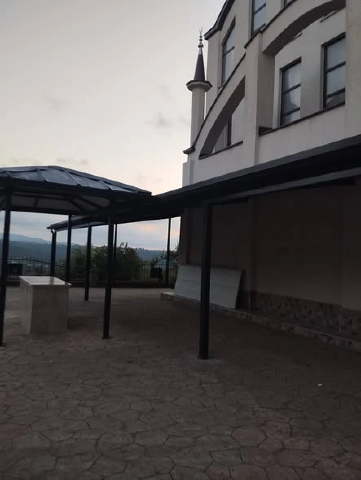 DADALI K&Ouml;Y&Uuml; CAMİSİNE CENAZE ALANI İ&Ccedil;İN SUNDURMA YAPILDI
