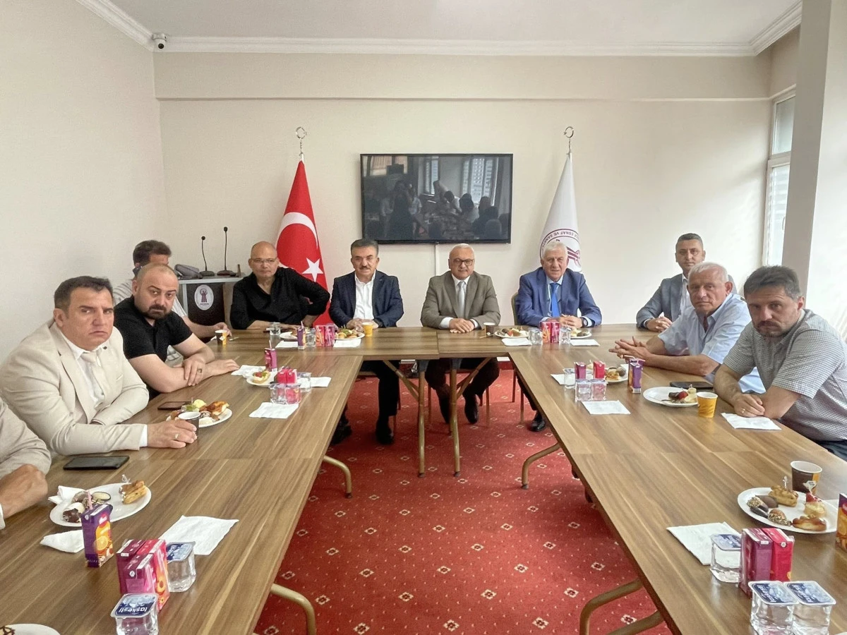 DESOB&rsquo;da Geleneksel Bayramlaşma T&ouml;reni: "Dayanışmayla Daha G&uuml;&ccedil;l&uuml;y&uuml;z"