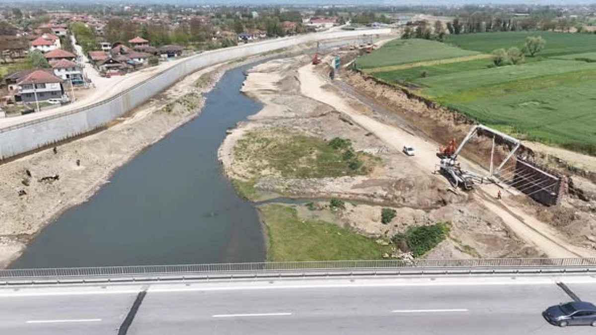 DSİ Heyeti D&uuml;zce&rsquo;de Sahaya İndi: