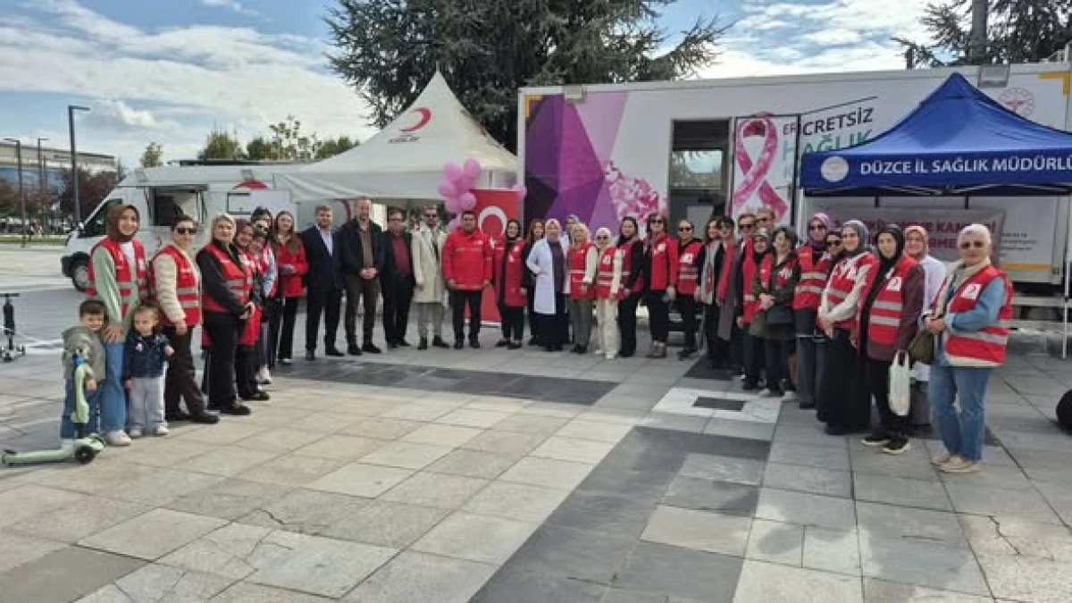 D&uuml;zce Anıtpark Meydanında Meme Kanseri Farkındalık 
