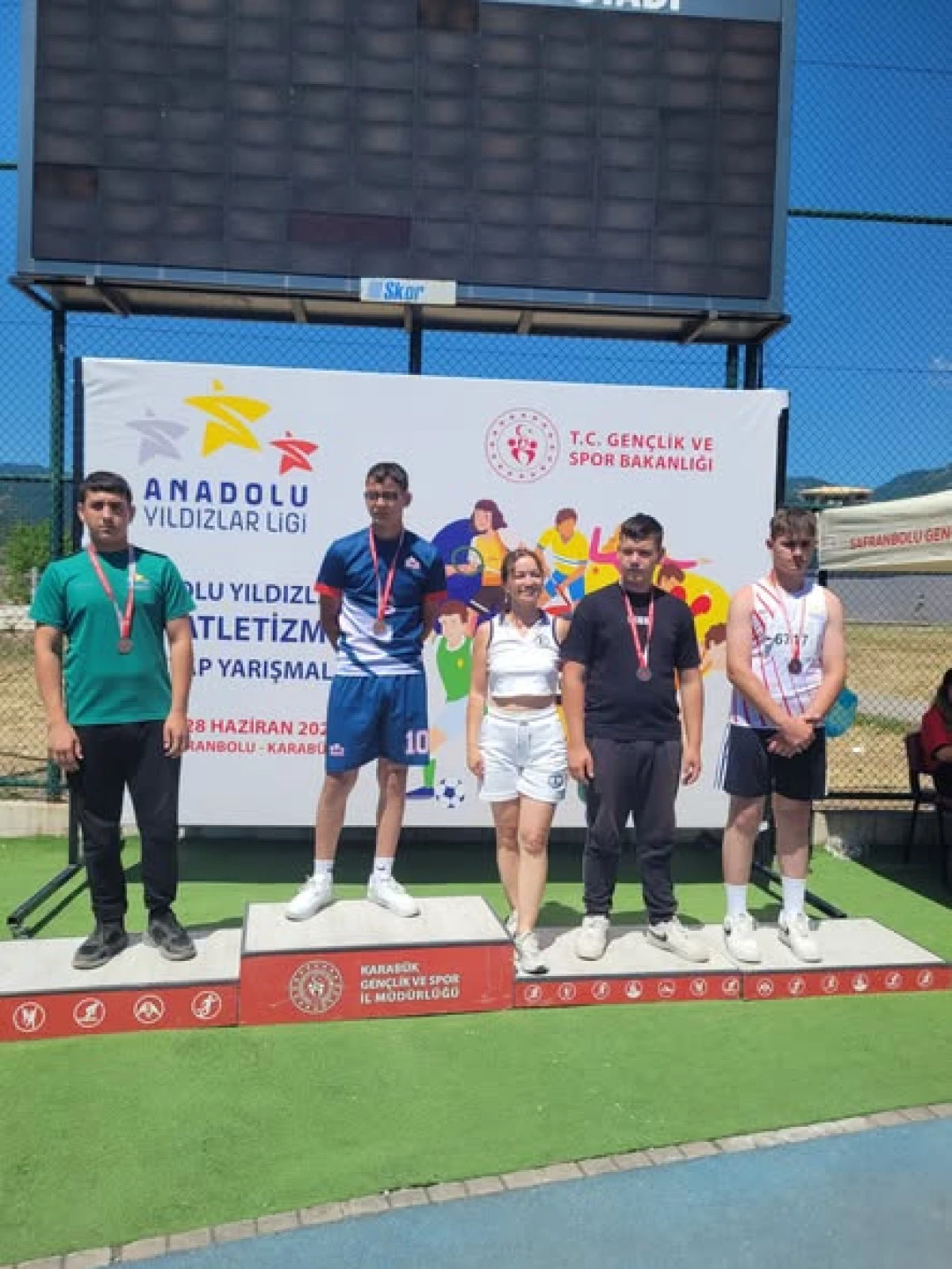 D&uuml;zce Atletizm Takımı Anadolu Yıldızlar Ligi Grup M&uuml;sabakalarını İkincilikle Tamamladı