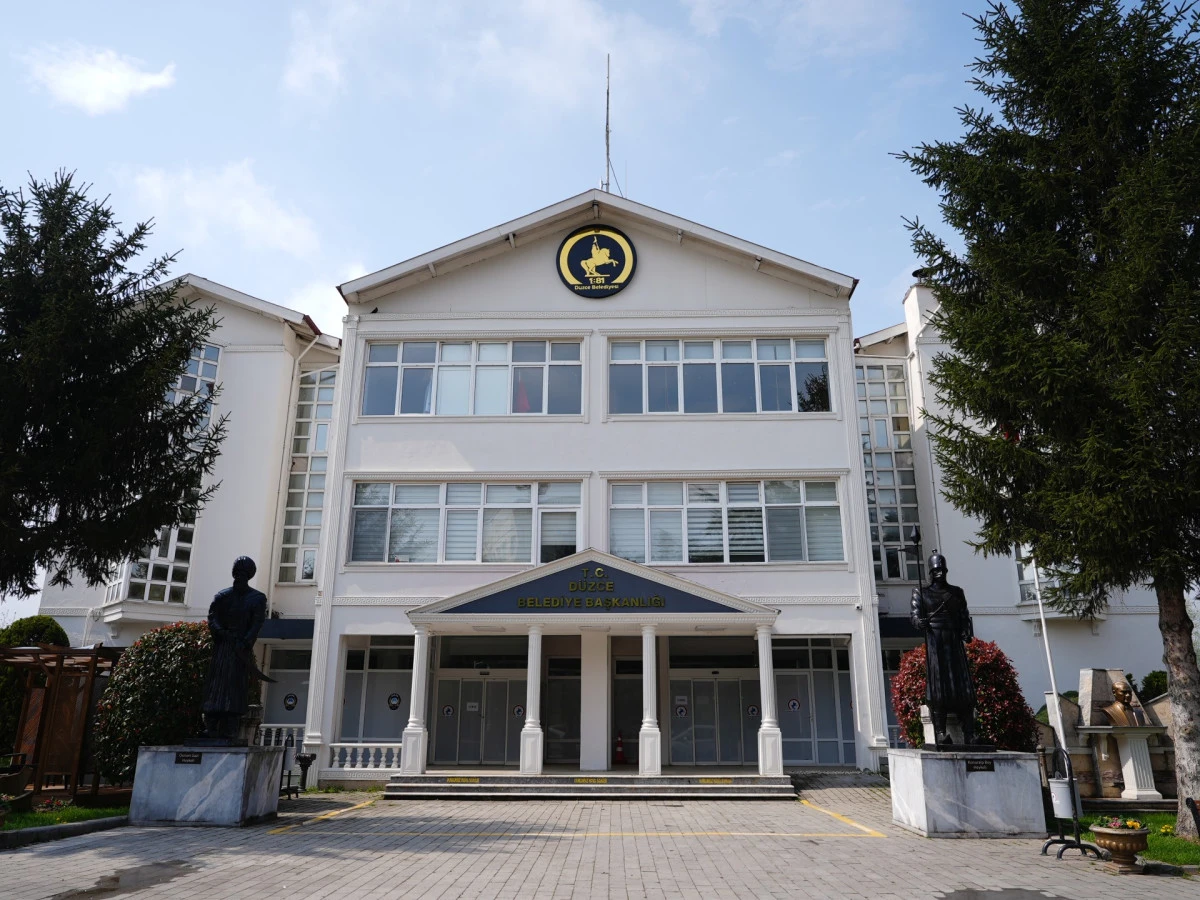D&Uuml;ZCE BELEDİYESİ 10 ARSAYI İHALEYE &Ccedil;IKARDI 