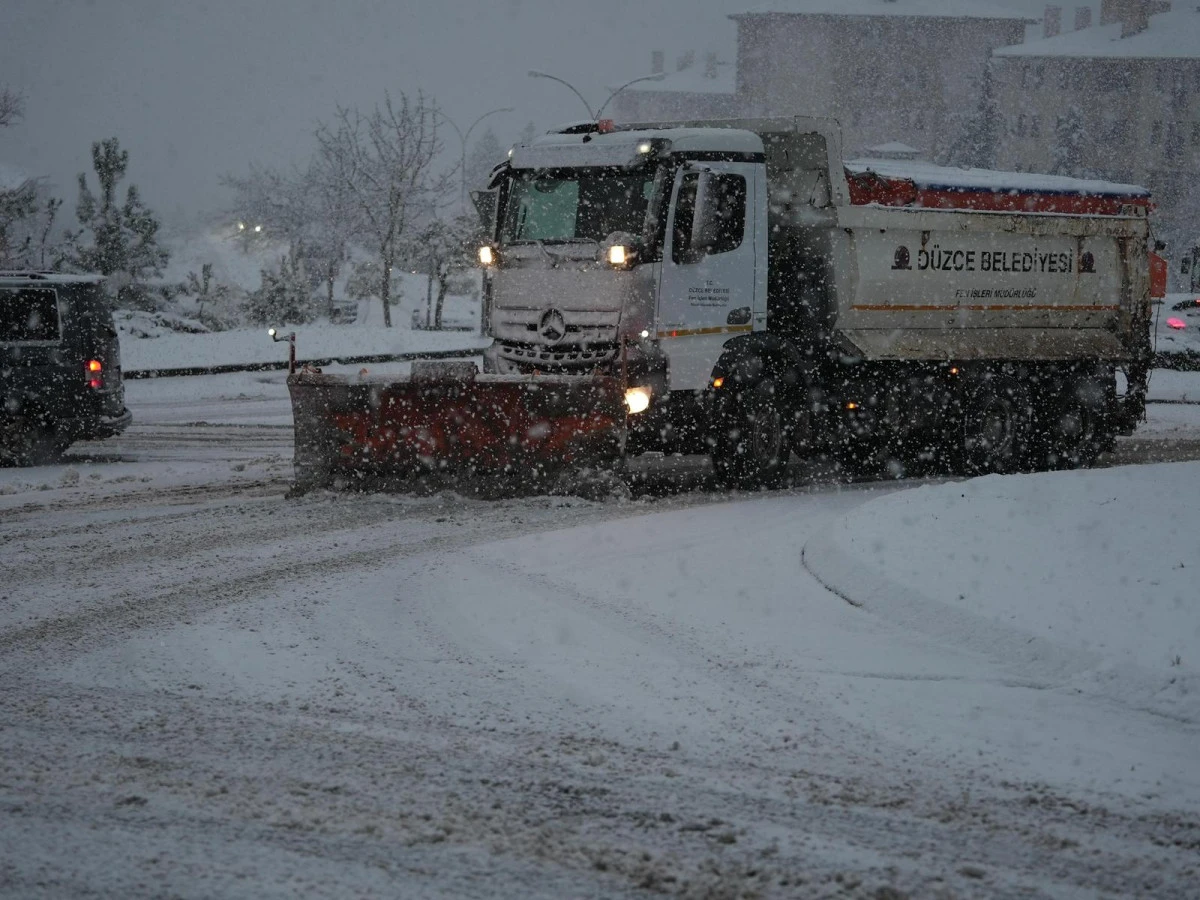 D&Uuml;ZCE BELEDİYESİ TEYAKKUZDA