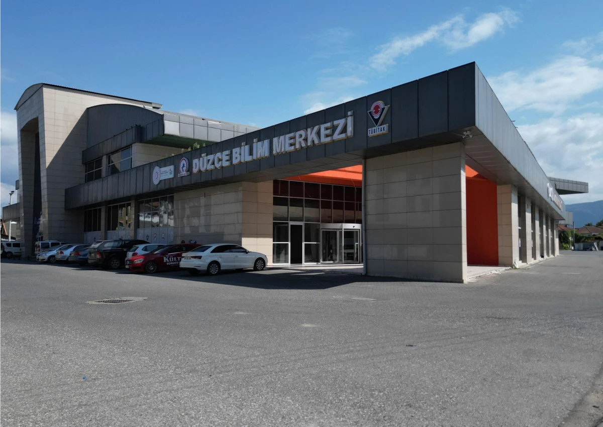 D&Uuml;ZCE BİLİM MERKEZİ&rsquo;NDE YAZ AKADEMİLERİ BAŞLIYOR