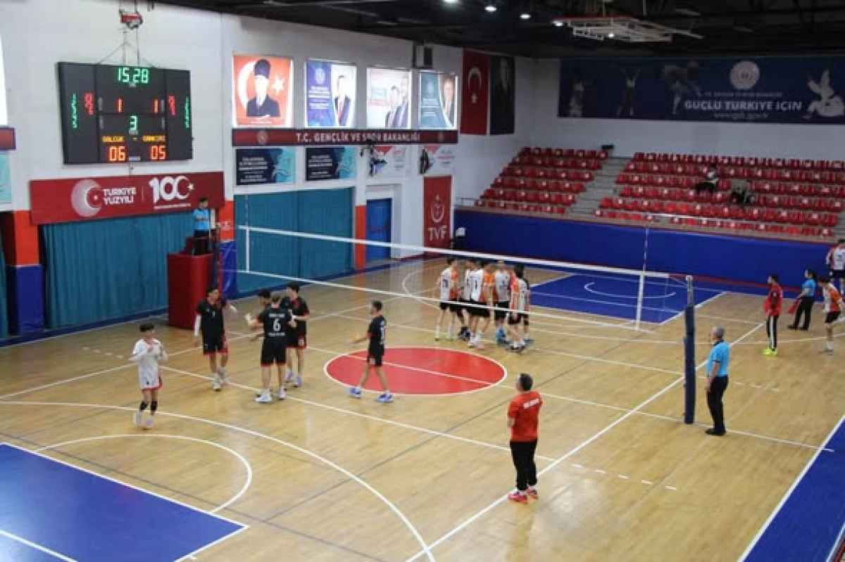 D&Uuml;ZCE DE VOLEYBOL Ş&Ouml;LENİ