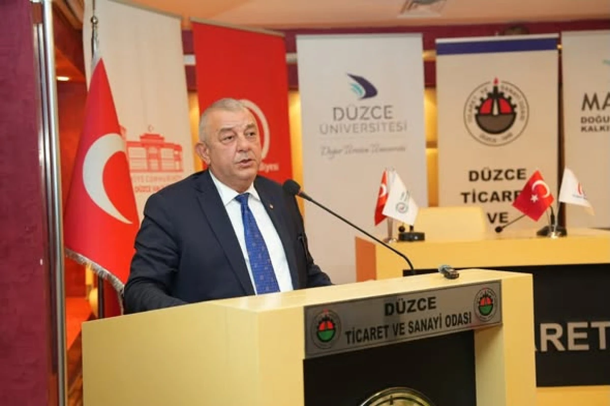 D&uuml;zce Ekonomi &Ccedil;alıştayı Ticaret ve Sanayi Odası&rsquo;nda ger&ccedil;ekleştirildi