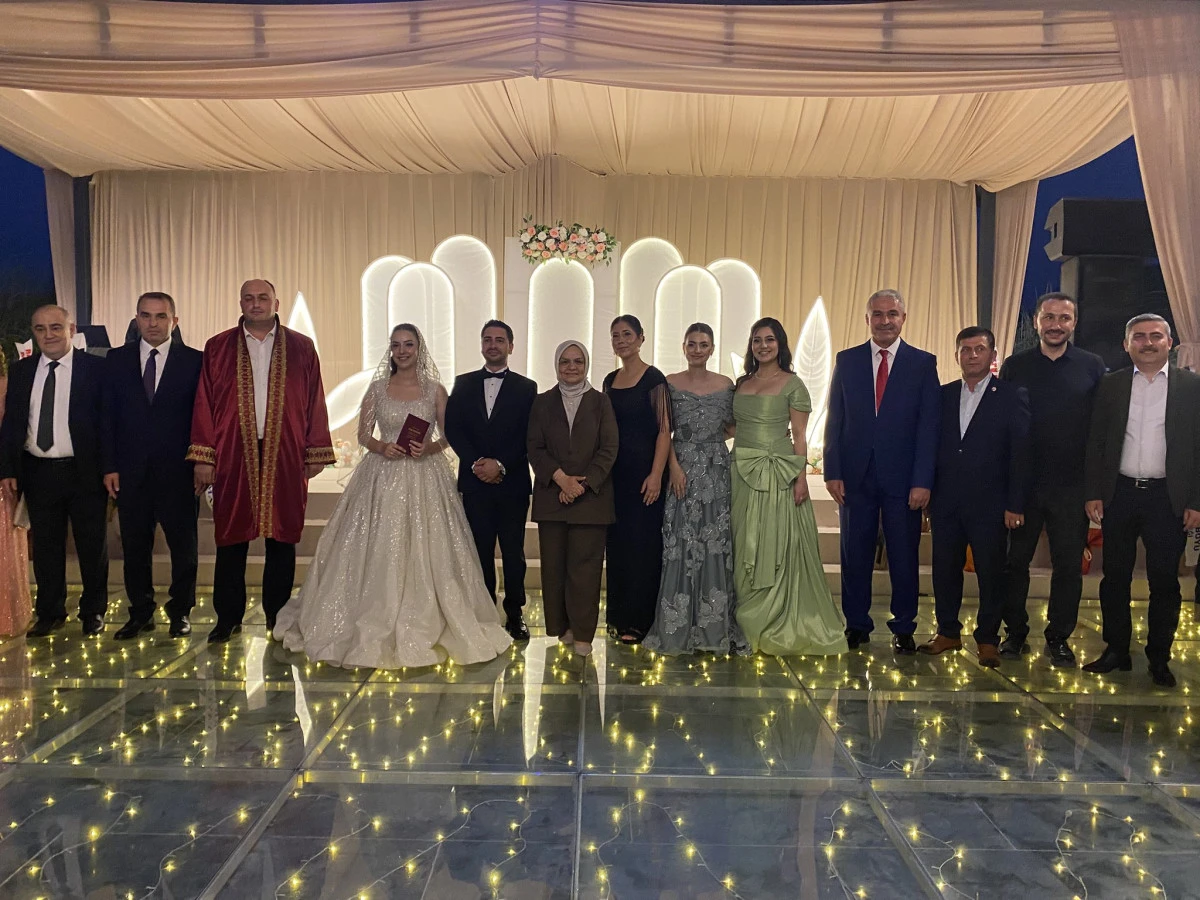 D&Uuml;ZCE EMNİYET CAMİASININ MUTLU G&Uuml;N&Uuml;