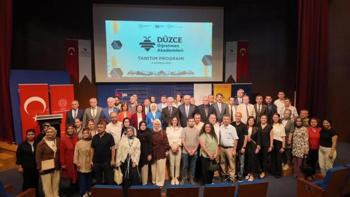 D&uuml;zce &Ouml;ğretmen Akademileri A&ccedil;ılış Programı Ger&ccedil;ekleştirildi.