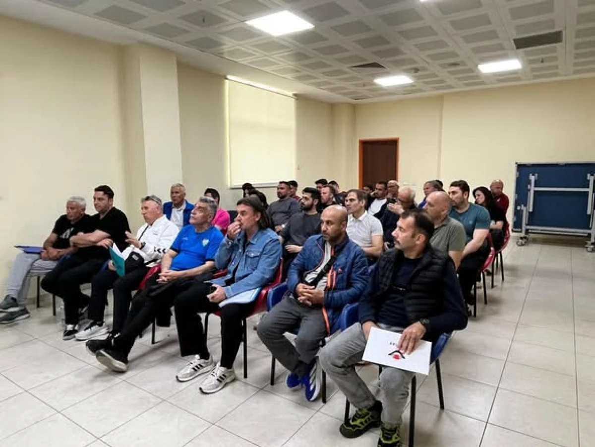 D&uuml;zce, Okul Sporları Yıldızlar Futsal Yarı Final Heyecanına Ev Sahipliği Yapıyor