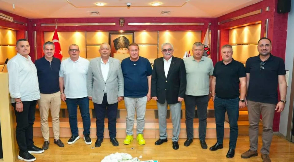 D&uuml;zce Ticaret ve Sanayi Odası D&uuml;zcespor&rsquo;un Yanında