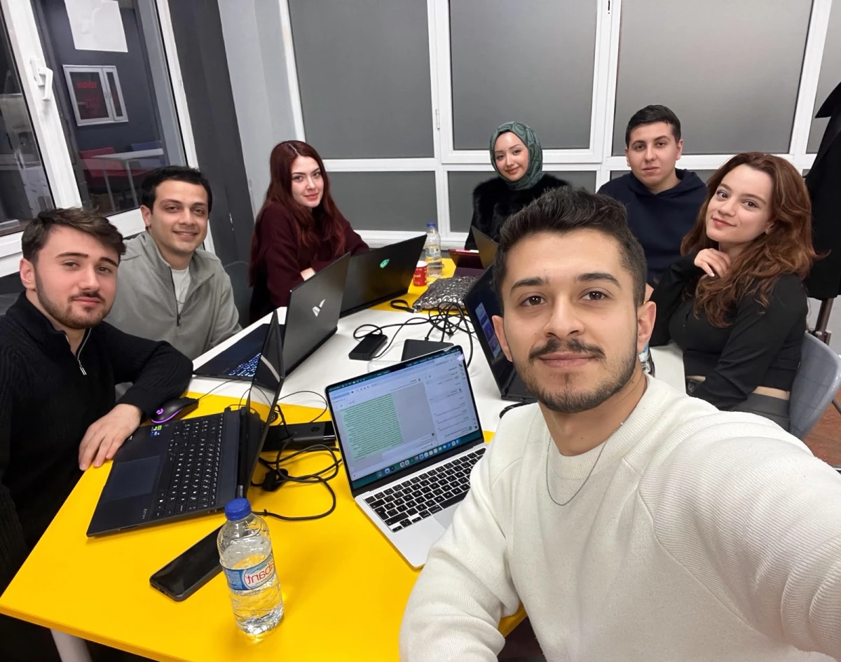 D&uuml;zce &Uuml;niversitesi TEKNOFEST  TE T&uuml;rkiye &Uuml;&ccedil;&uuml;nc&uuml;s&uuml; Oldu